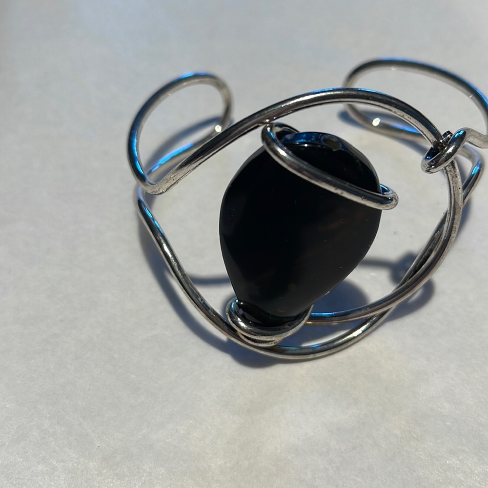 BLACK/BROWN POLISHED STONE IN STERLING CUFF